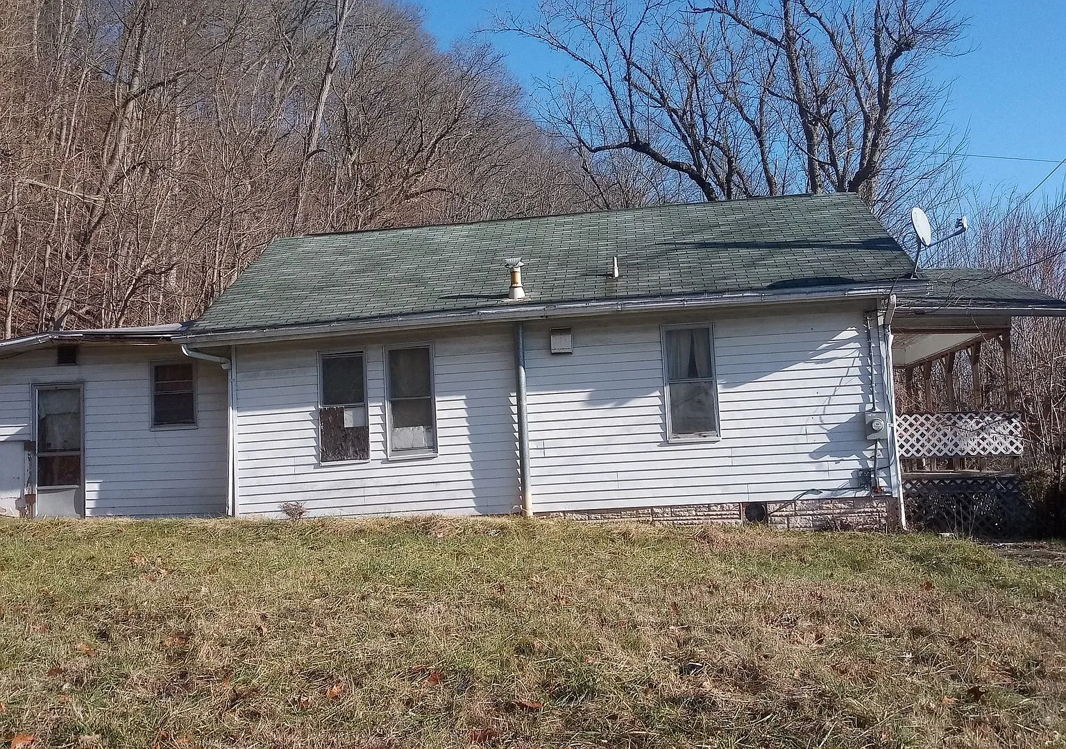 2/1 Single family home! — Photo 3