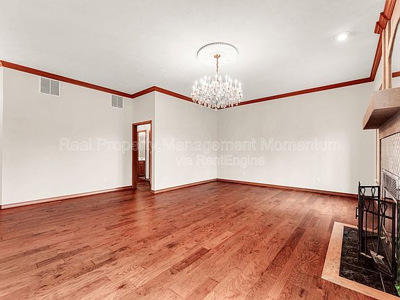 4th image of 271 Loganberry Rd