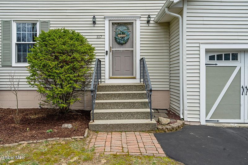 4th image of 117 Woodin Road