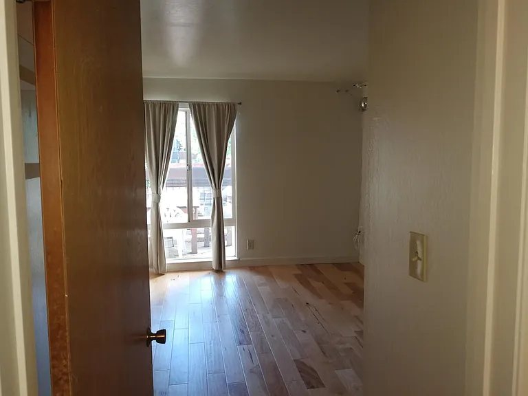 2535 College Ave — Photo 7