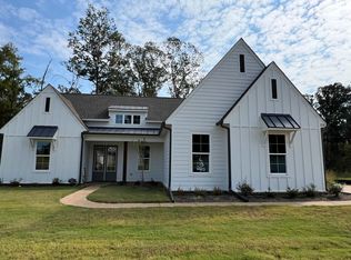 220 Drake Dr, Piperton, TN 38017