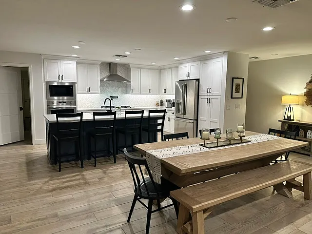 301 E Royal Palm Rd — Photo 11