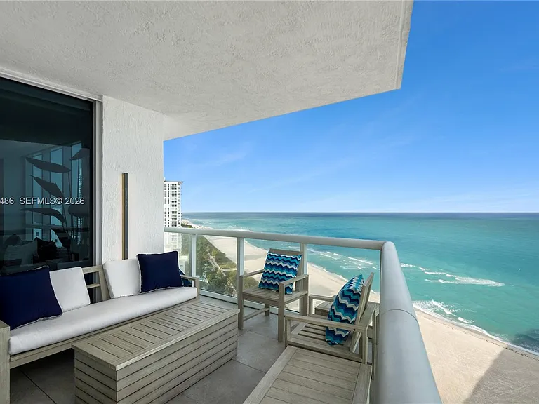 3801 Collins Ave #1906 — Photo 7