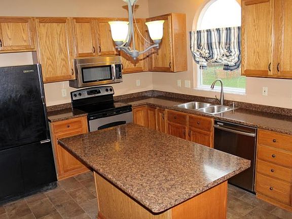 3rd image of 273 N Heather Dr