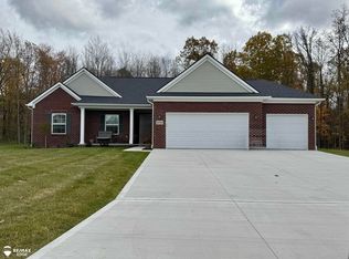 8182 Peninsula Cir, Grand Blanc, MI 48439