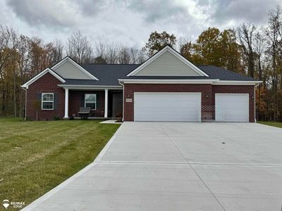 8182 Peninsula Cir, Grand Blanc, MI, 48439