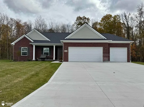 8182 Peninsula Cir, Grand Blanc, MI 48439
