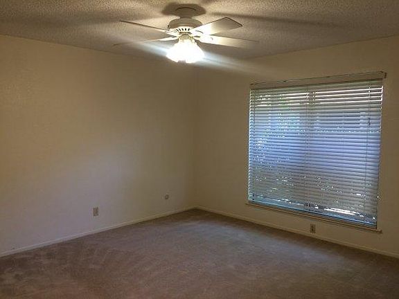 5th image of 727 W Bullard Ave