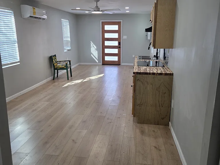 1629 Netherwood Ave #1A — Photo 2