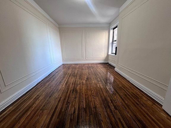 5th image of 2326 Loring Pl N APT 2