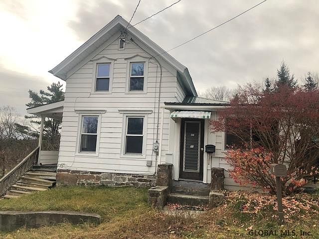 1st image of 11 Haven Ln