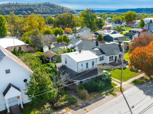 312 E 8th St, Manchester, OH 45144