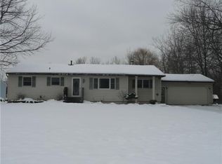 95 Angean Dr, Webster, NY 14580