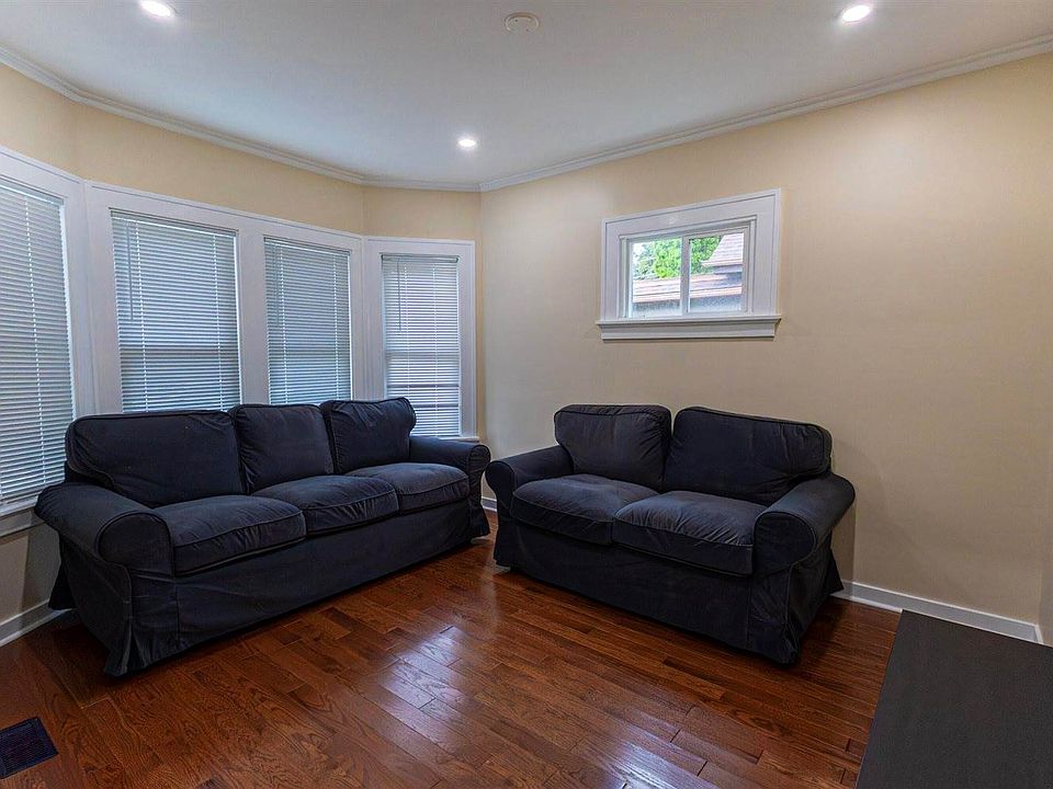 1st image of 1408 W Manitoba St