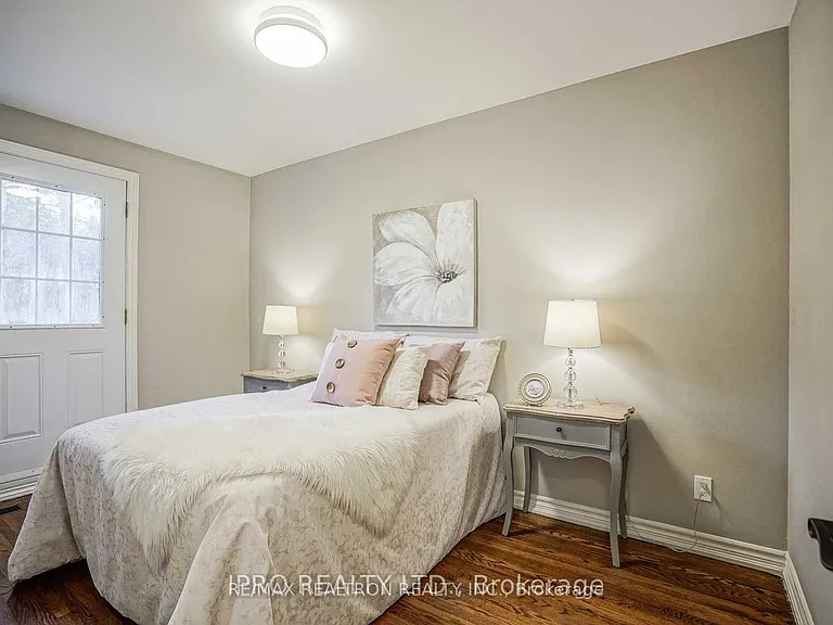 16 Cresthaven Dr — Photo 22