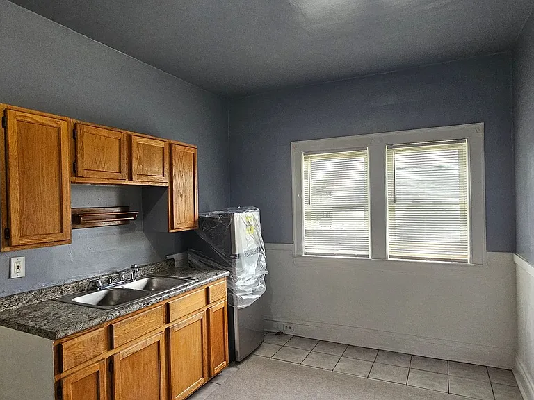 3319 W 126th St — Photo 25