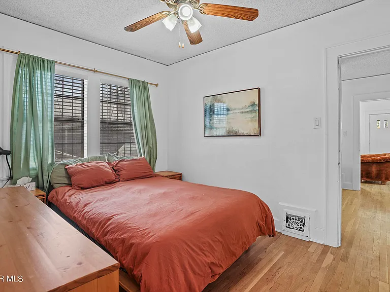 4017 Oxford Ave — Photo 13
