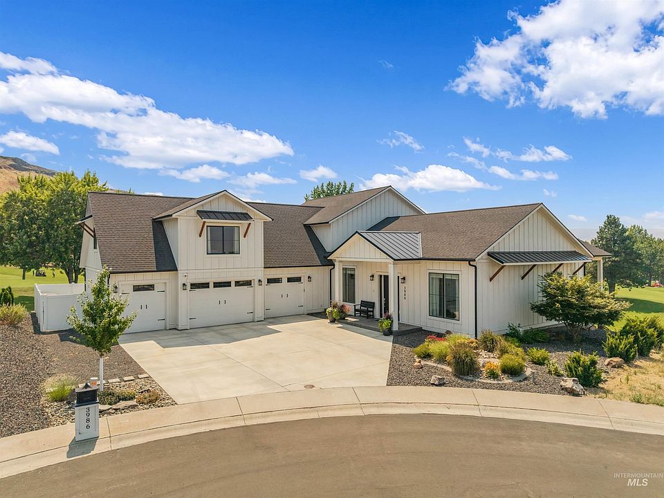 1st image of 3986 Foothill Dr