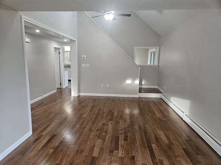 264 Richards Ave — Photo 11