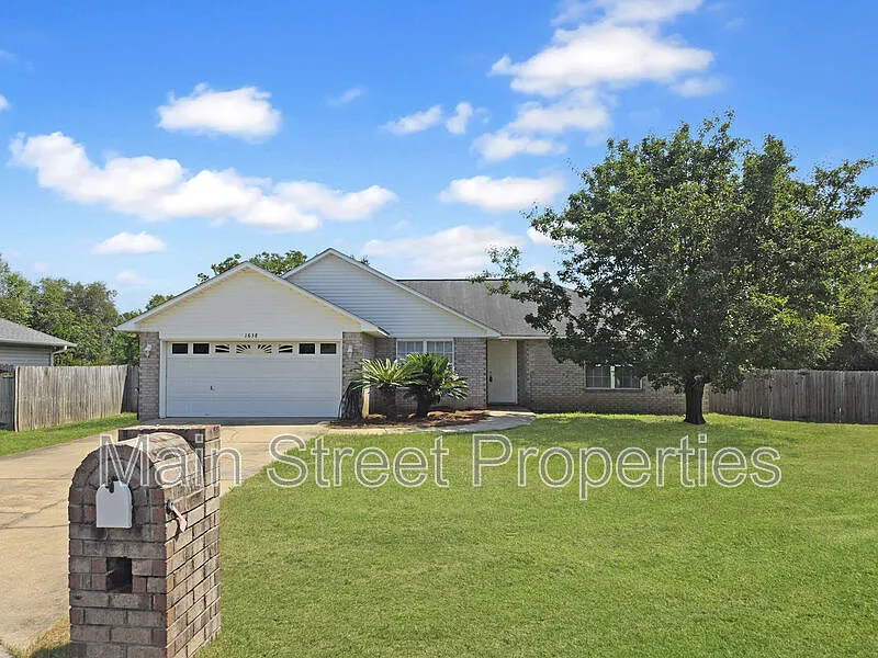 3 bed, 2.0 bath, 1590 sqft, $1,825 — Photo 3