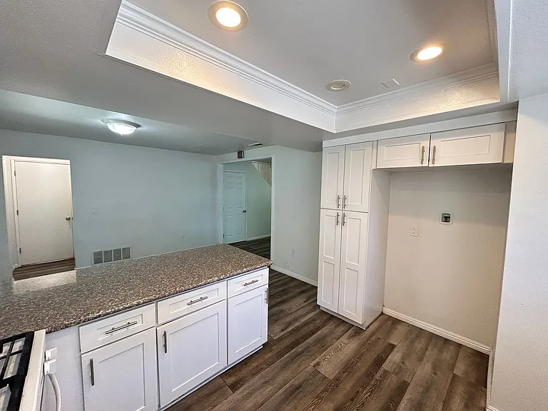141 N Fonda St — Photo 7