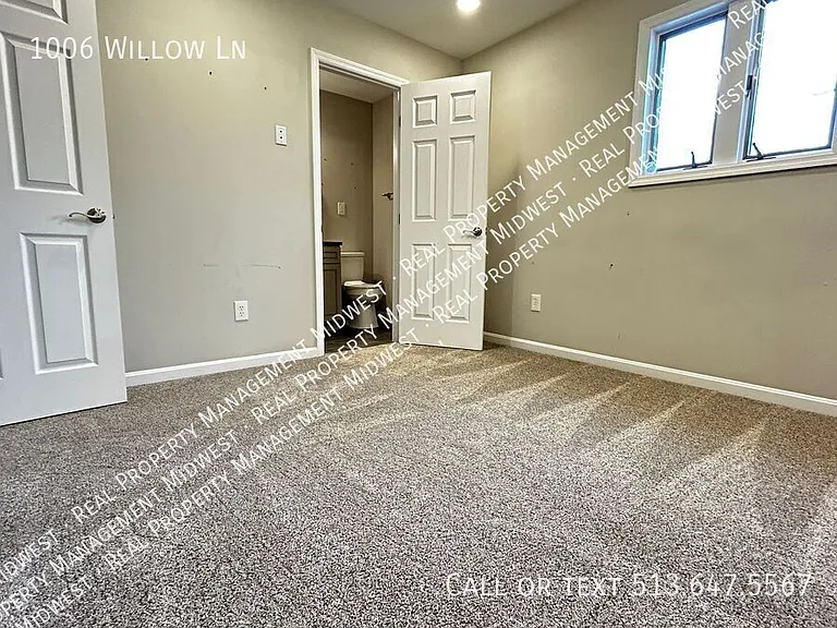 1006 Willow Ln — Photo 10