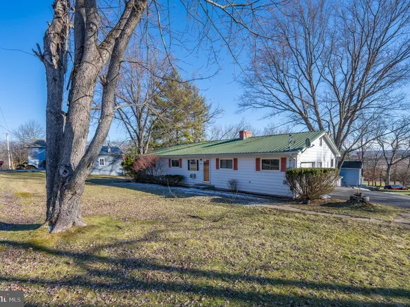 603 Oak St, Oakland, MD 21550