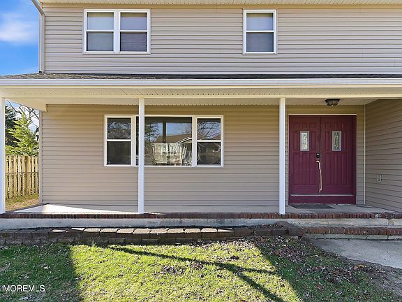 3rd image of 9 Lynn Drive