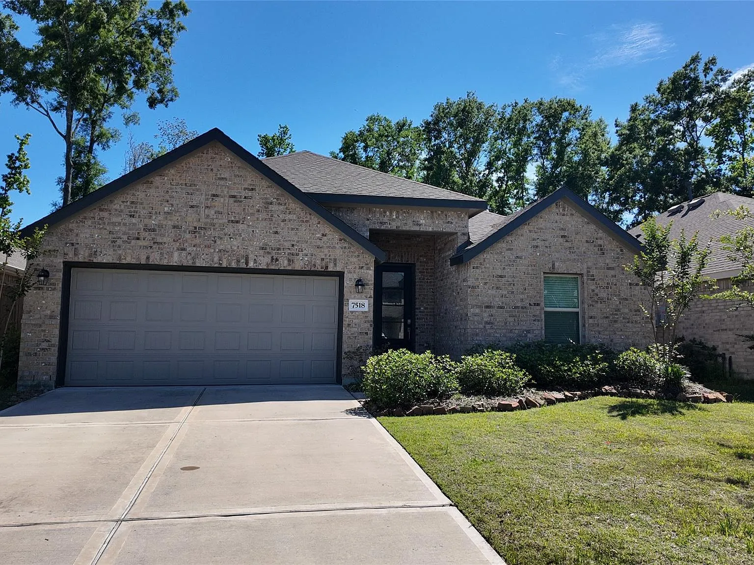 4 bed, 3.0 bath, 2393 sqft, $2,650 — Photo 3