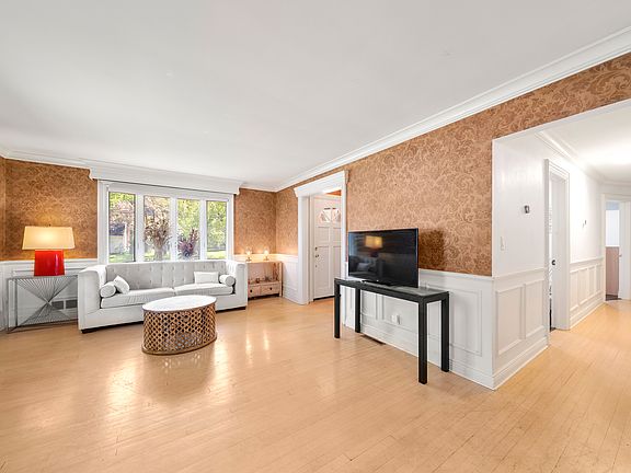 2nd image of 38 Carlson Ct Floor 1