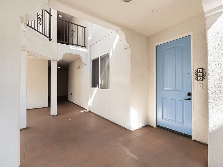 Le Blanc Apartments — Photo 11