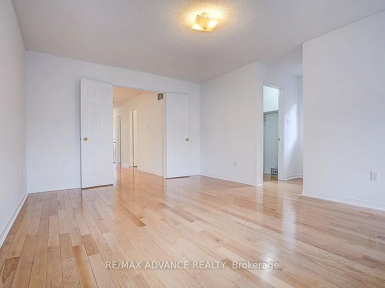 137 Laramie Cres — Photo 22
