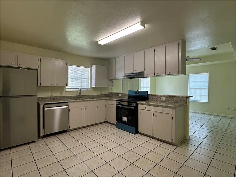 314 Easy St #B — Photo 4