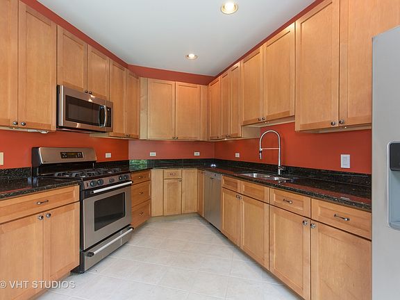 4th image of 3203 N Rockwell St