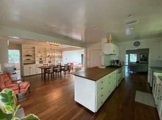 14854 Sutton St, Sherman Oaks, CA 91403