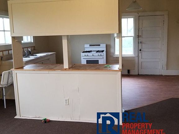 3rd image of 110 Webb Ln