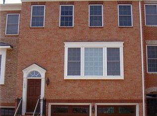 128 Quietwalk Ln, Herndon, VA 20170