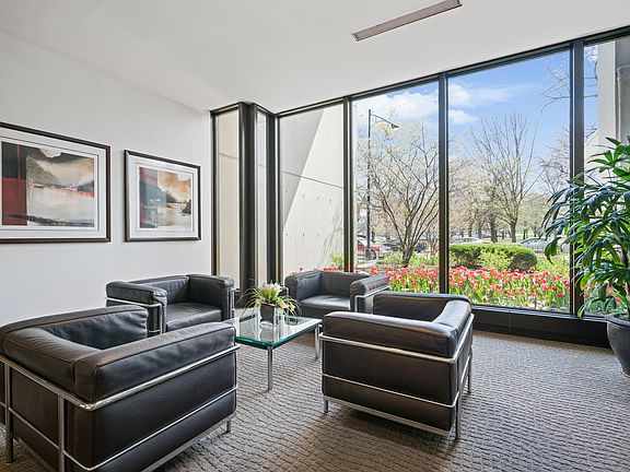 4th image of 2800 N Lake Shore Dr APT 415