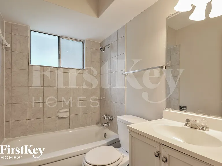2320 Grants Pkwy — Photo 13