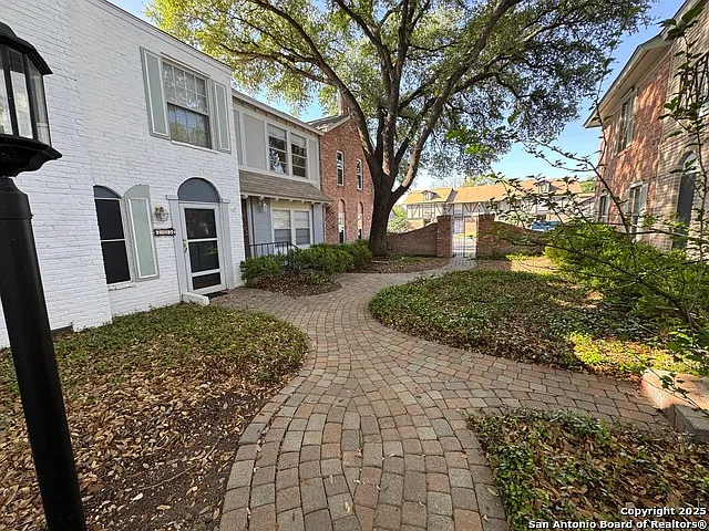 2811 Woodbury Dr #201 — Photo 4