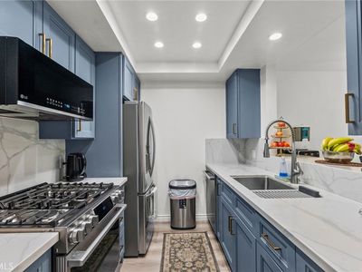 7826 Topanga Canyon Blvd APT 101, Canoga Park, CA, 91304