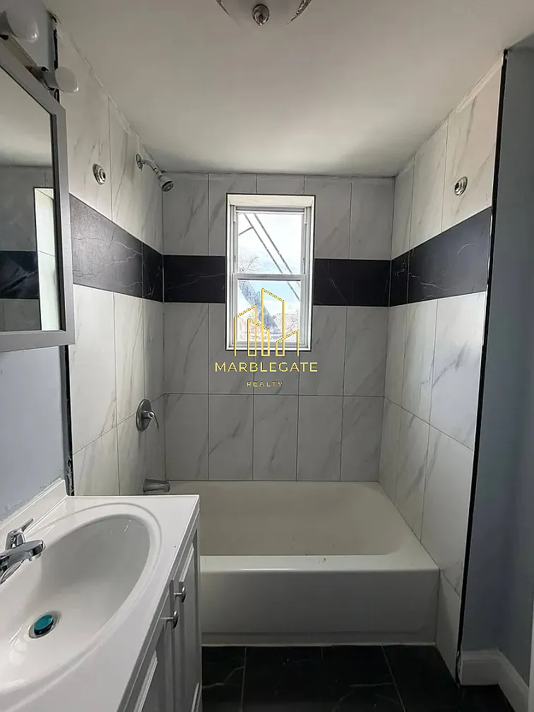 2 bed, 850 sqft, $2,100 — Photo 3