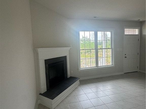4th image of 2797 Island Rd