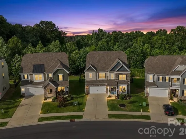 386 Kennerly Center Dr, Mooresville, NC 28115