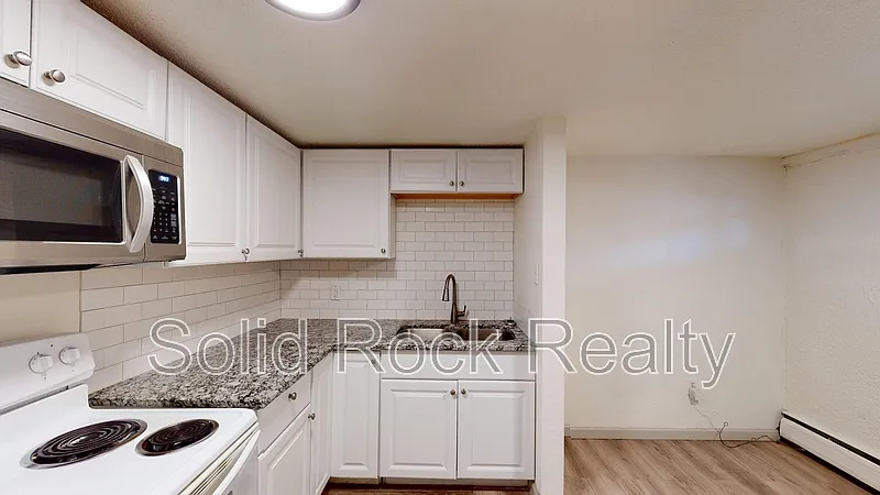 2 bed, 1.0 bath, 796 sqft, $750 — Photo 2