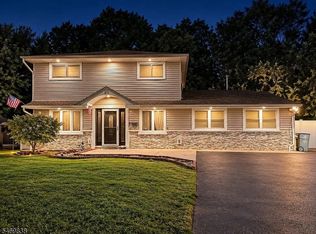 80 Stillwell Rd, Kendall Park, NJ 08824