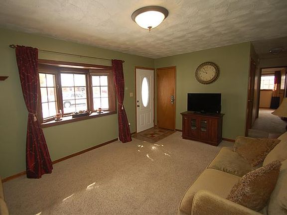 4th image of 7640 Cedarbrook Dr