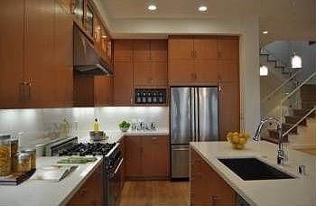 1st image of 461 Chenery St