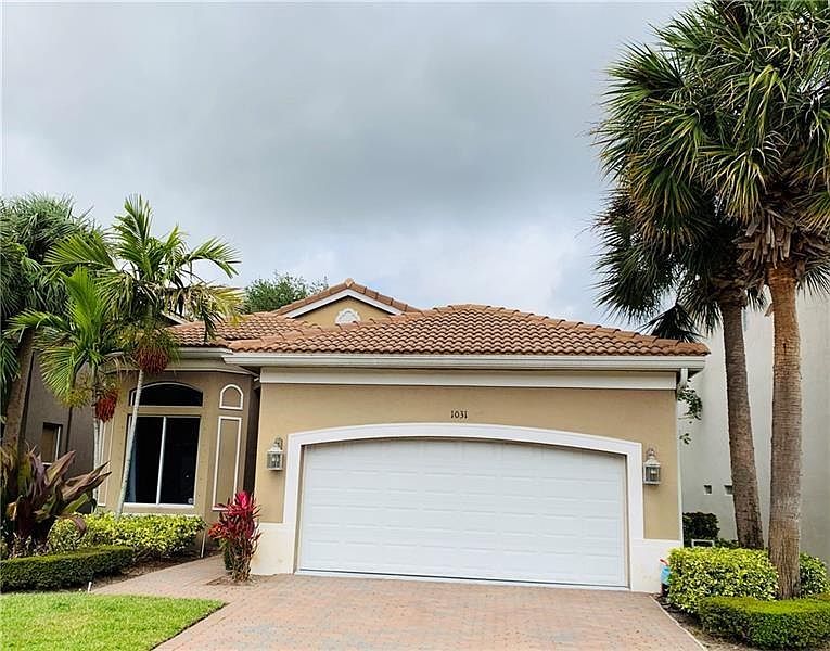 1st image of 1031 Grove Park Cir