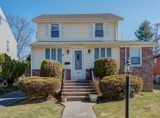 38 Hazel Ave, Livingston, NJ 07039